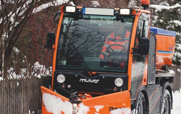 Schneepflug Fuhrpark Wunder Grundstueckspflege Muenchen
